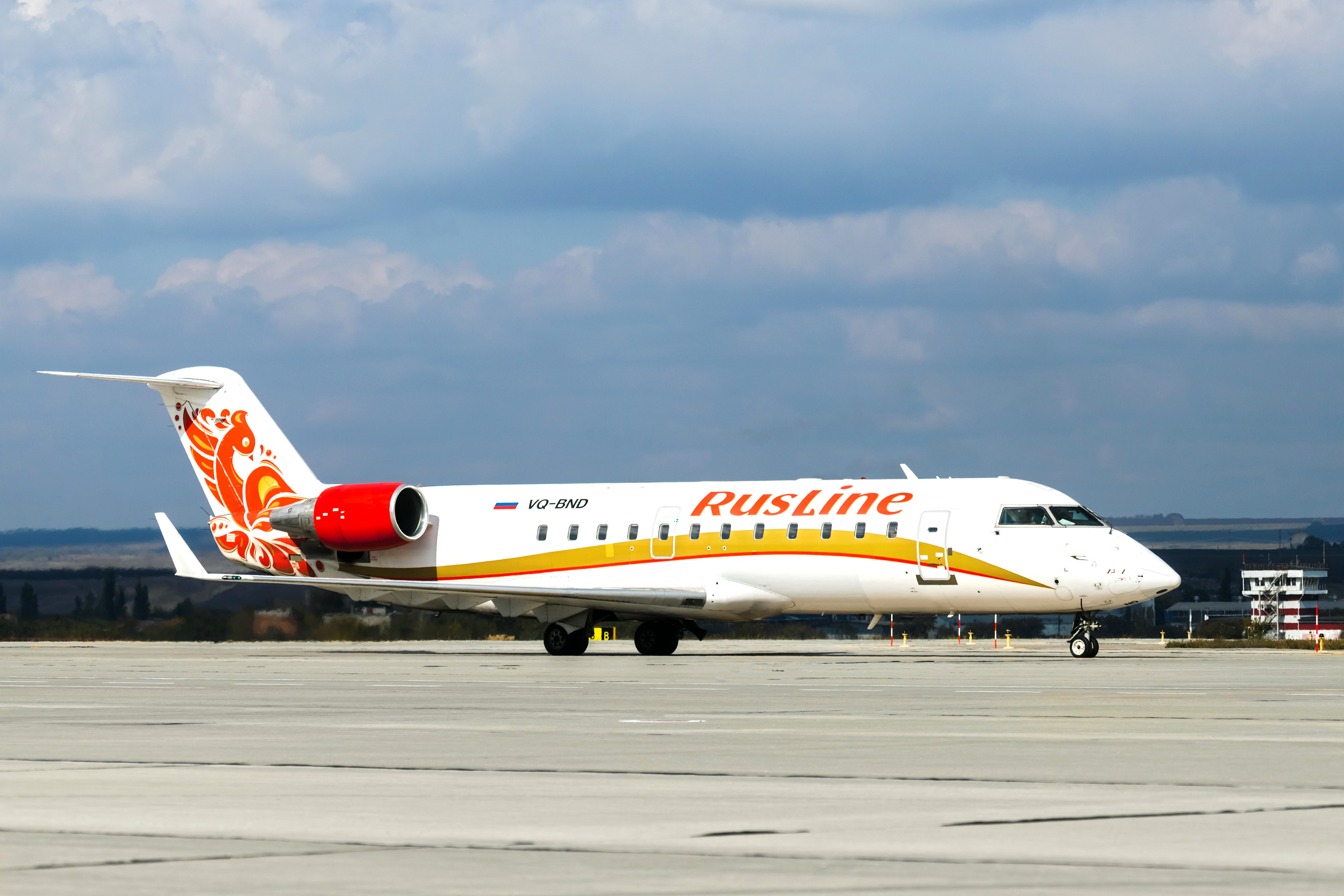 Спб котлас авиабилеты. Петербург Котлас самолет РУСЛАЙН. CRJ 550 Rusline. РУСЛАЙН самолет Санкт Петербург Котлас. Авиакомпания РУСЛАЙН самолеты.